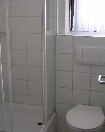 Hausener Dorfkrug Hotel *